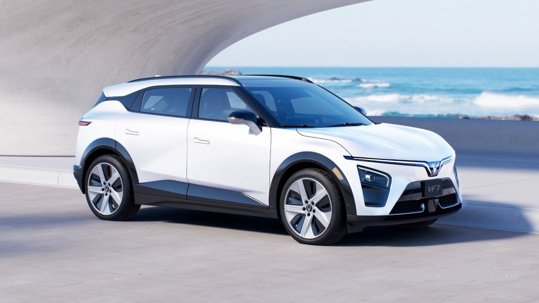 xe-vinfast-vf7-plus-mau-trang