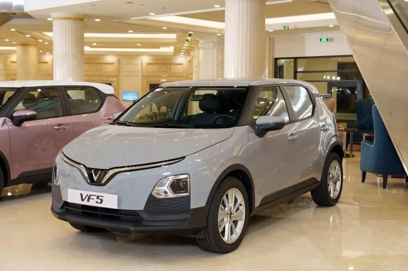 xe-vinfast-vf5-mau-xam-xi-mang-