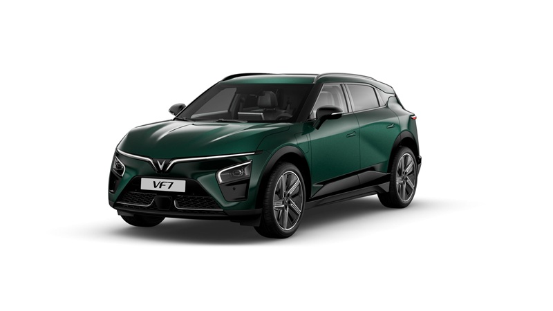 xe-vinfast-vf7-mau-xanh-reu