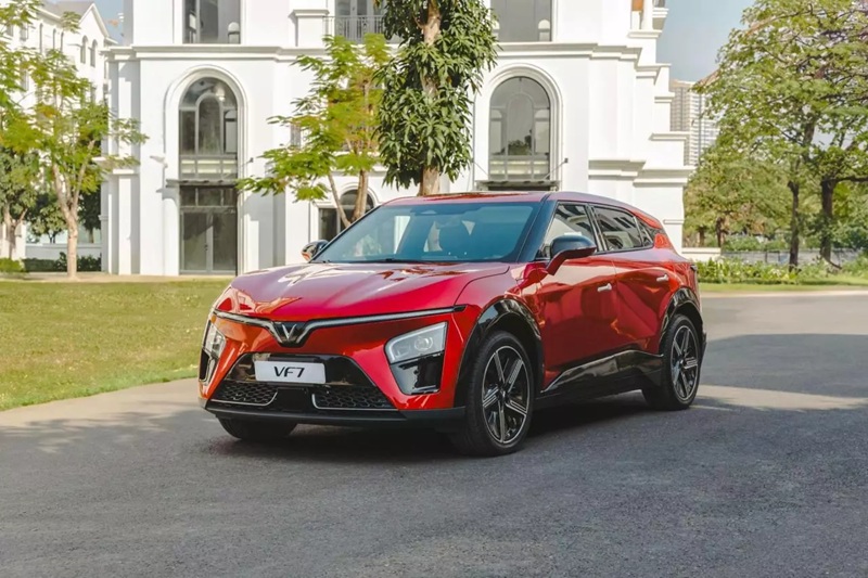 xe-vinfast-vf7-plus-mau-do